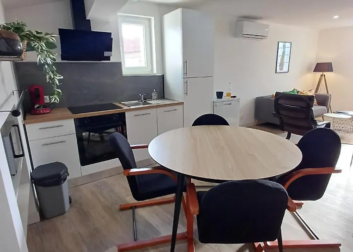 Duplex Chaumie, 4Pers, Wifi, Parking Privee